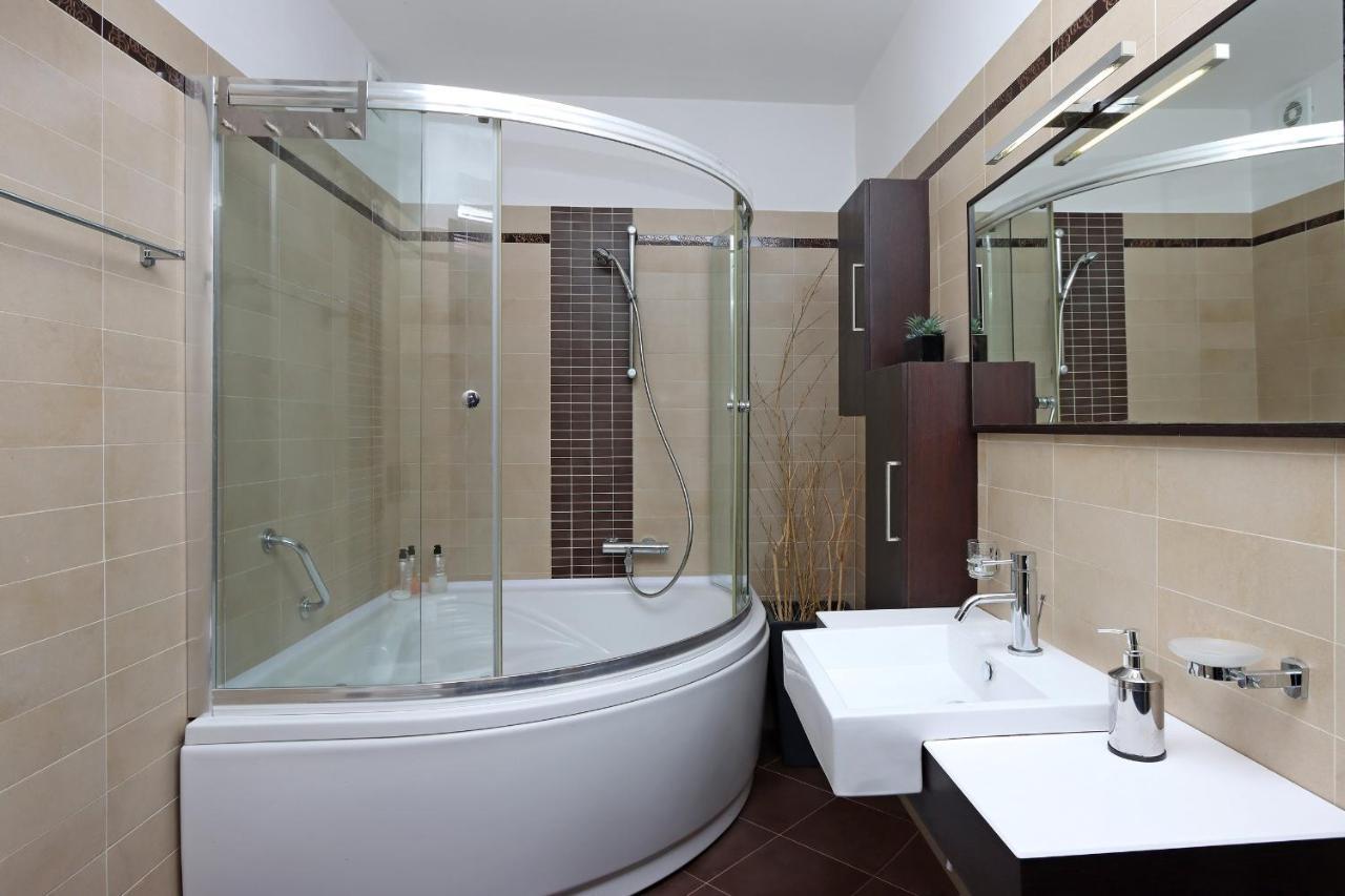 Starry Night - Smart Tv, Extra Big Bed, Big Bathtub, Private Parking, Sea View, Wifi, 2Bedrooms Volosko Exteriér fotografie