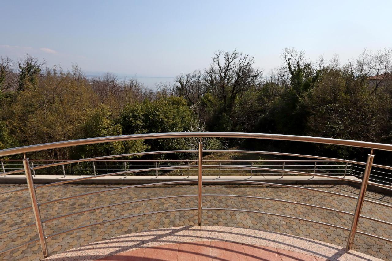 Starry Night - Smart Tv, Extra Big Bed, Big Bathtub, Private Parking, Sea View, Wifi, 2Bedrooms Volosko Exteriér fotografie