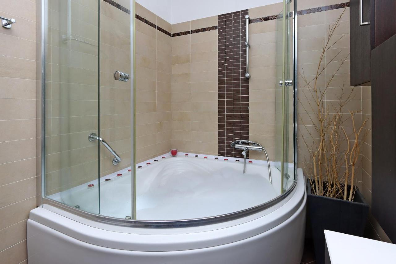Starry Night - Smart Tv, Extra Big Bed, Big Bathtub, Private Parking, Sea View, Wifi, 2Bedrooms Volosko Exteriér fotografie