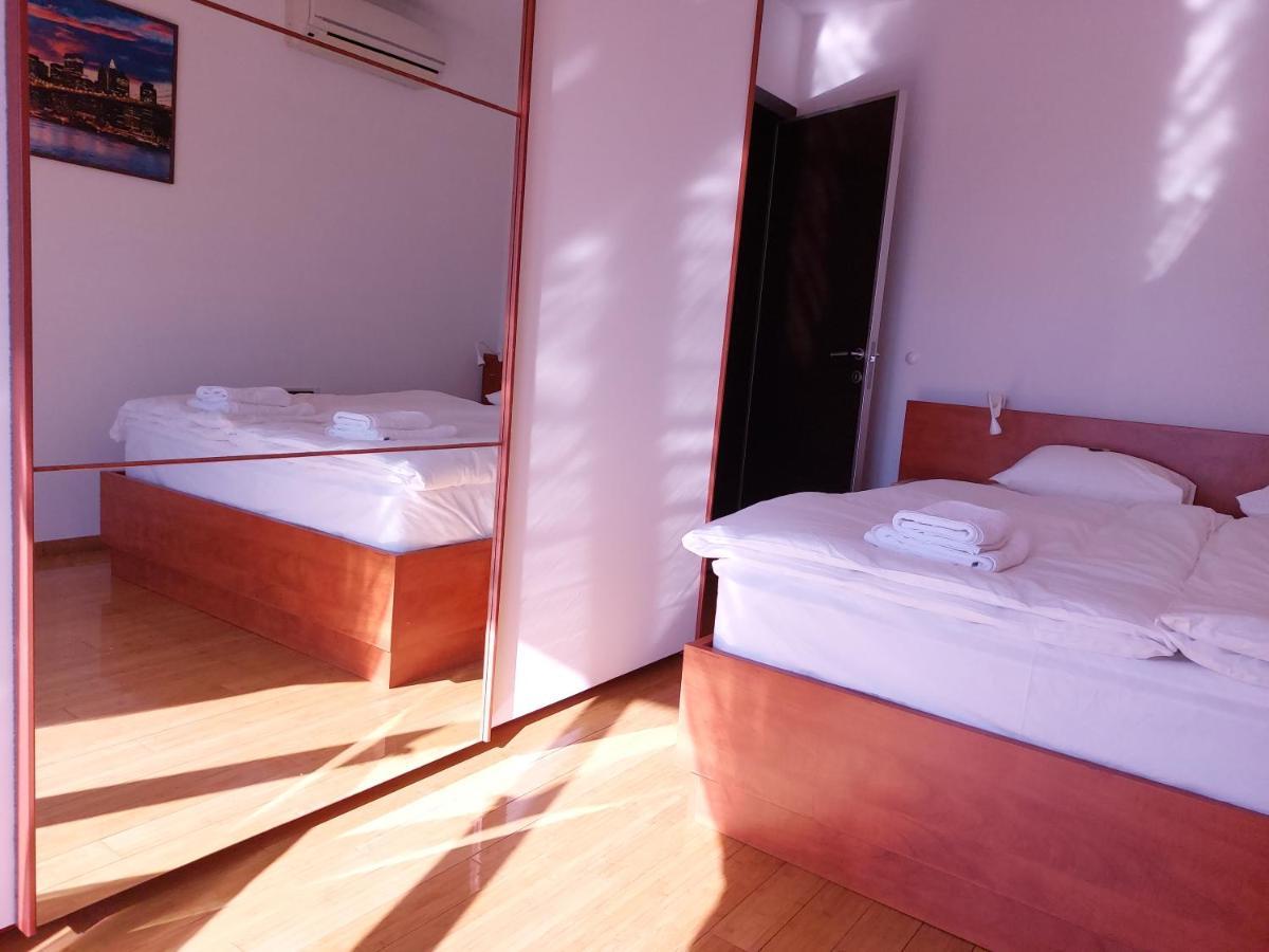 Starry Night - Smart Tv, Extra Big Bed, Big Bathtub, Private Parking, Sea View, Wifi, 2Bedrooms Volosko Exteriér fotografie