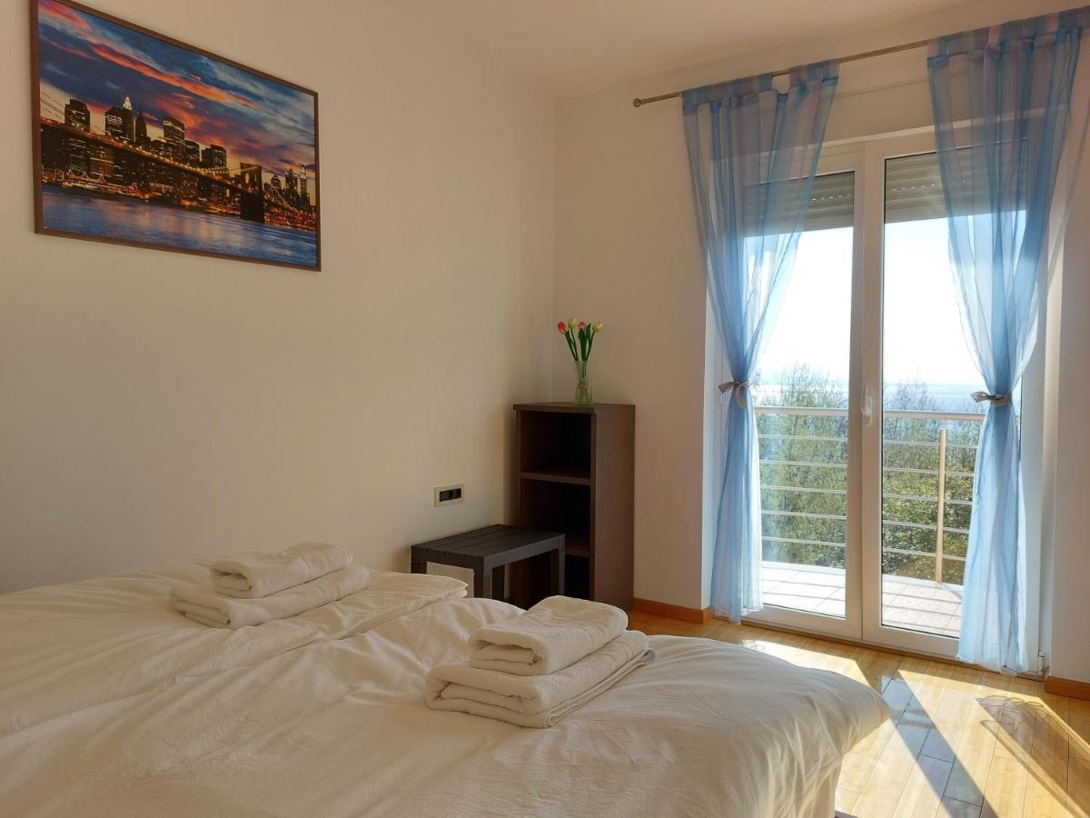 Starry Night - Smart Tv, Extra Big Bed, Big Bathtub, Private Parking, Sea View, Wifi, 2Bedrooms Volosko Exteriér fotografie