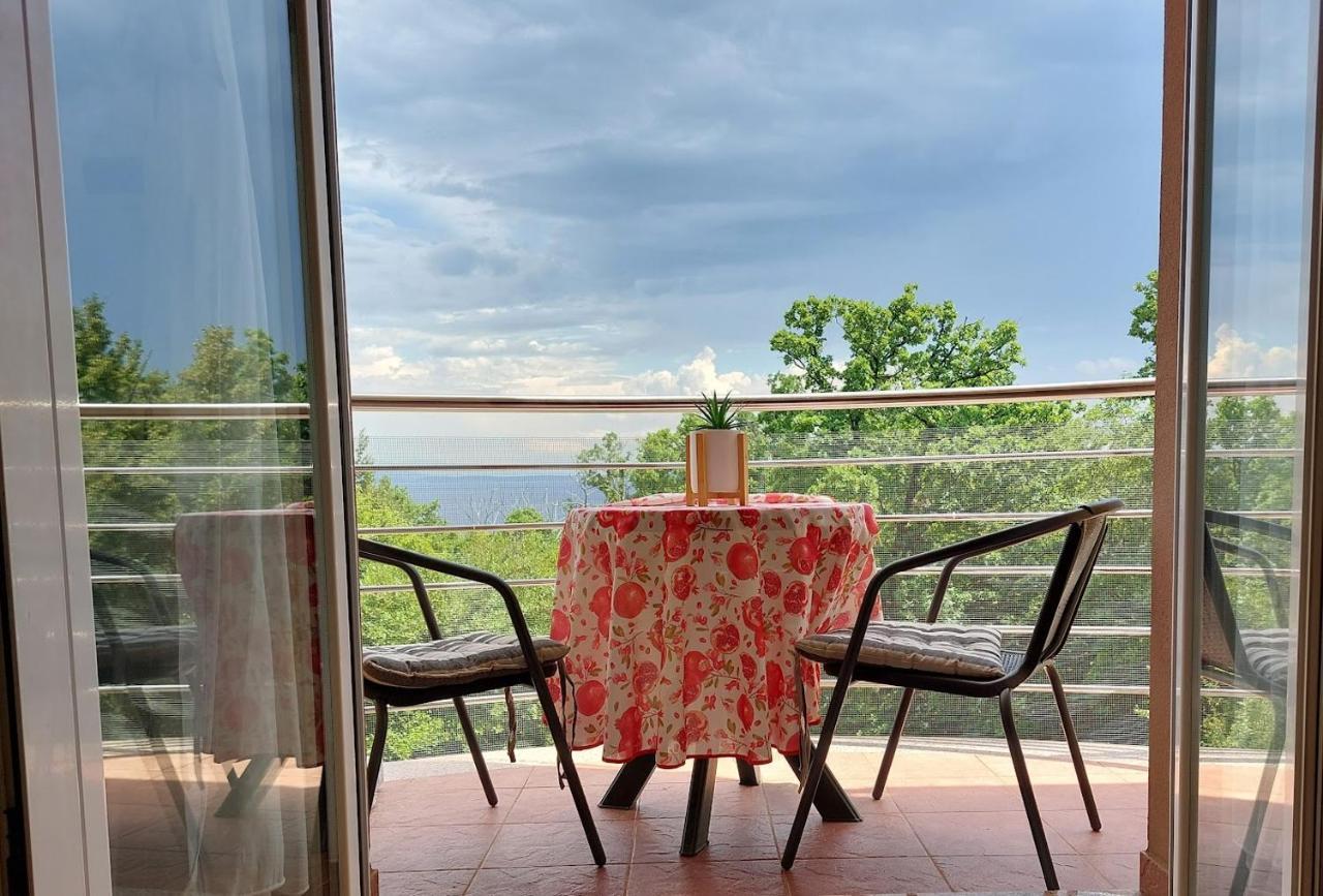 Starry Night - Smart Tv, Extra Big Bed, Big Bathtub, Private Parking, Sea View, Wifi, 2Bedrooms Volosko Exteriér fotografie